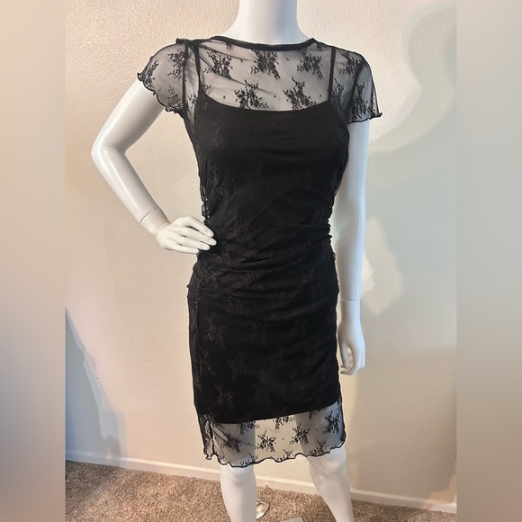 No Comment Juniors Floral Mesh Sleeveless Dress
Size M - Picture 2 of 7